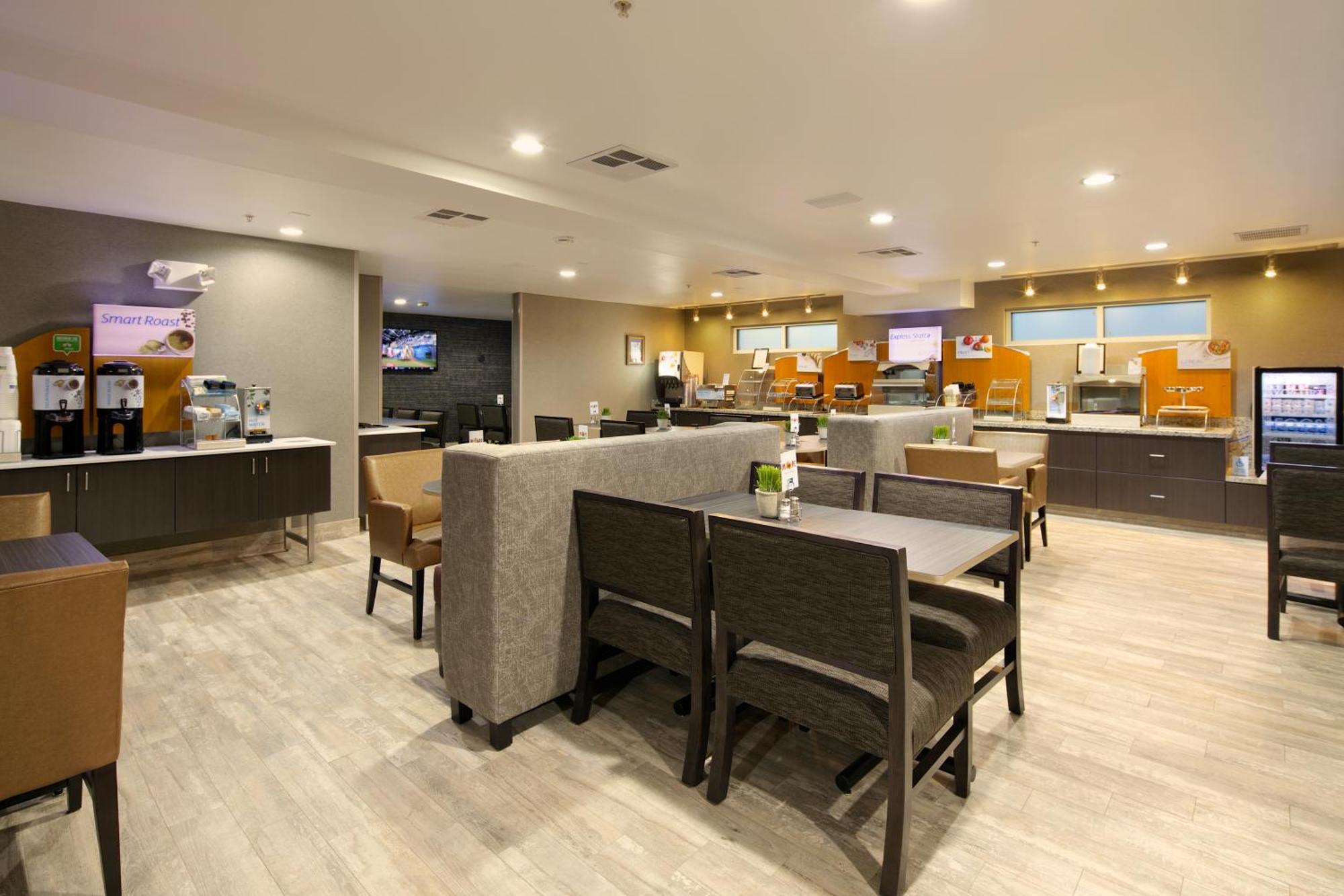 Holiday Inn Express Hotel & Suites - Paso Robles By Ihg מראה חיצוני תמונה