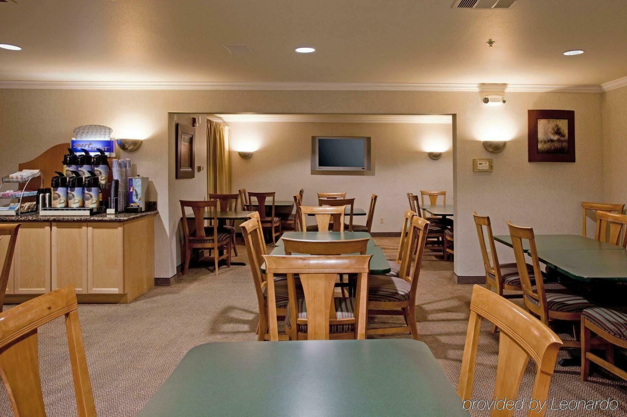 Holiday Inn Express Hotel & Suites - Paso Robles By Ihg מסעדה תמונה